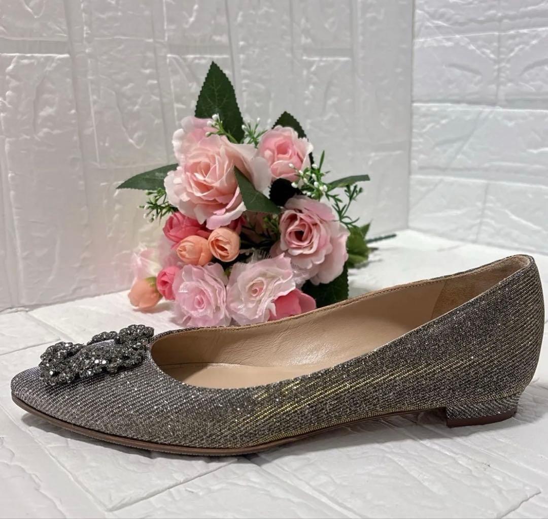 Manolo Blahnik ハンギシ　フラット　希少　シルバーゴールド 玉虫色