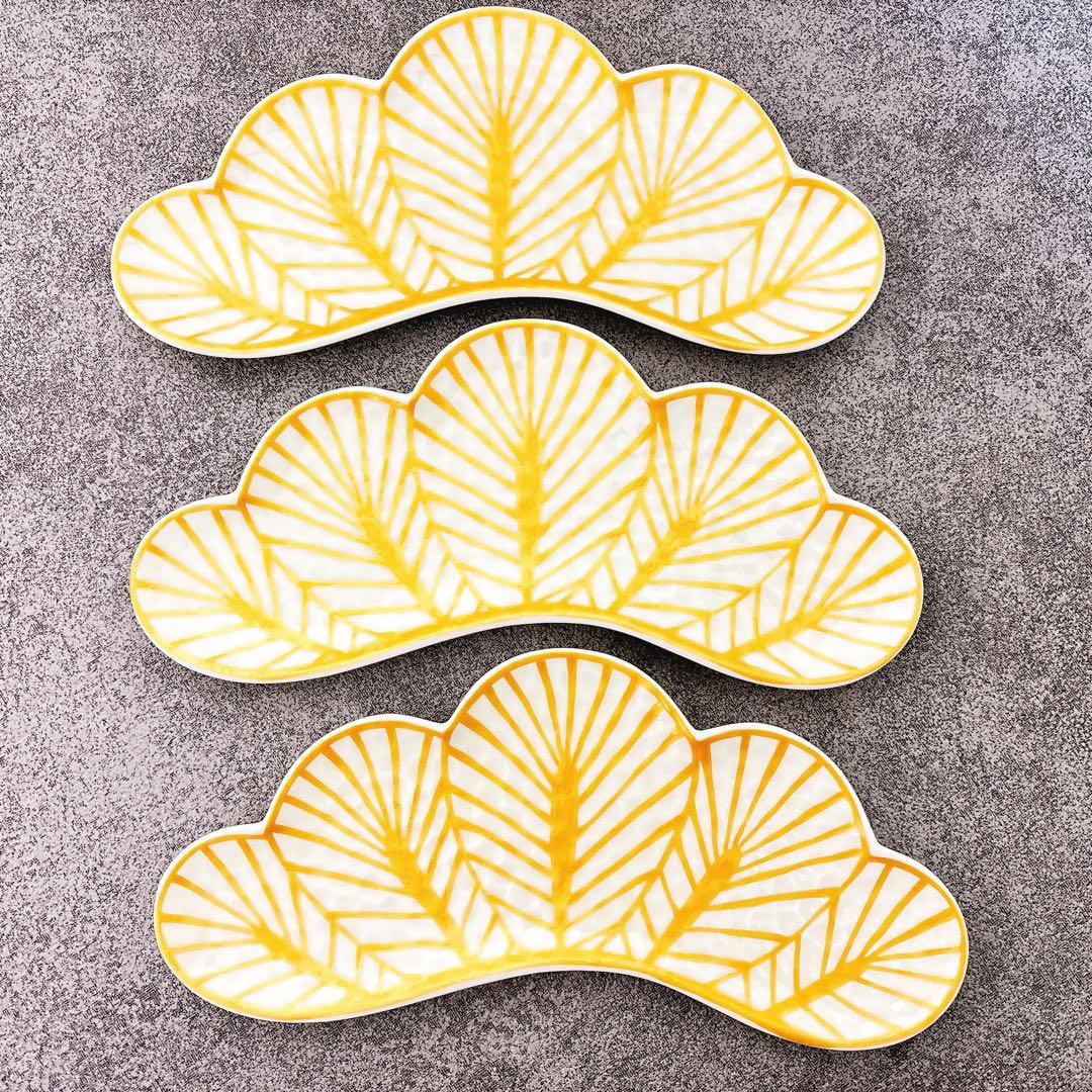 有田焼　幸楽窯　錦金松葉形前菜皿　白金　3点セット