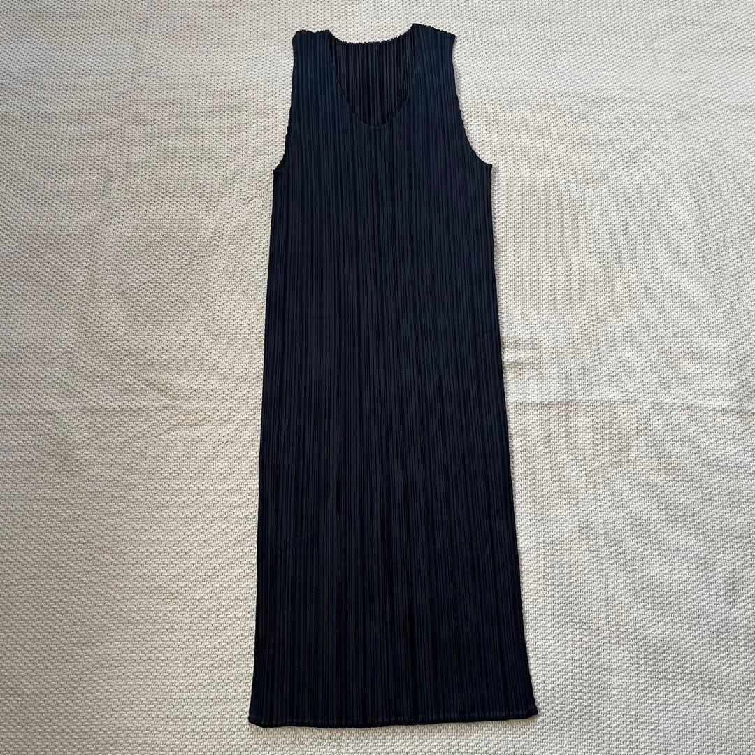 PLEATSPLEASE イッセイミヤケ ロングチュニック　ノースリーブ 黒