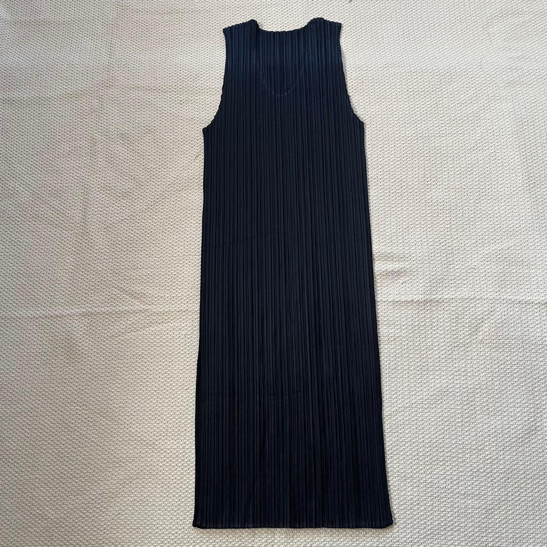 PLEATSPLEASE イッセイミヤケ ロングチュニック　ノースリーブ 黒