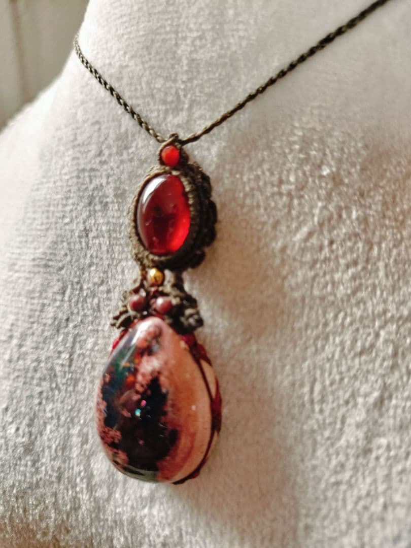 カンテラオパール&ガーネット マクラメネックレス　❁優しい森と赤❁