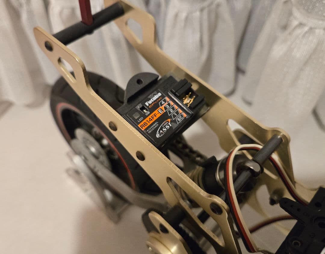 サンダータイガー Ducati 999R ラジコンバイク 1/5 電動オートバイ