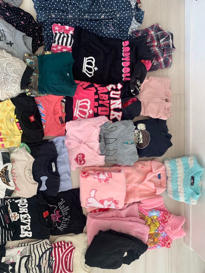 ②女の子洋服まとめ売り全５６点