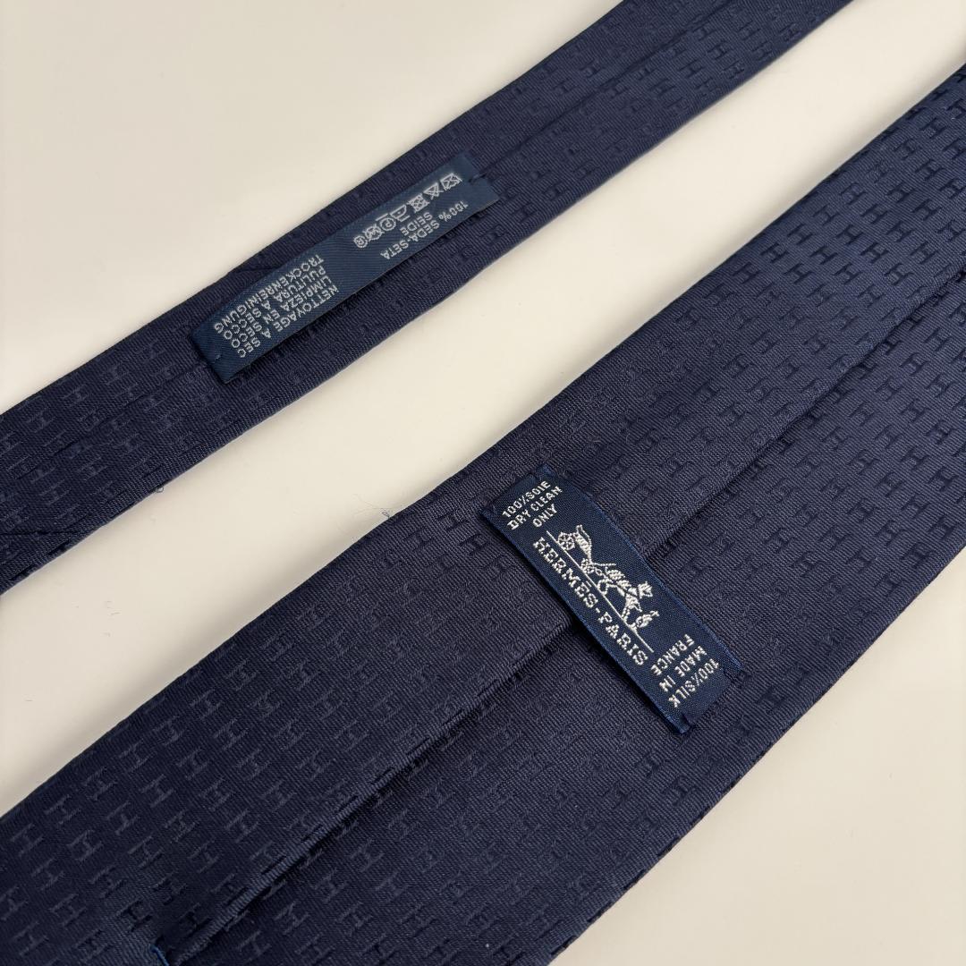 【超人気・美品】エルメス/ネクタイ/ファソネH柄/シルク/濃紺/大剣幅7.7㎝
