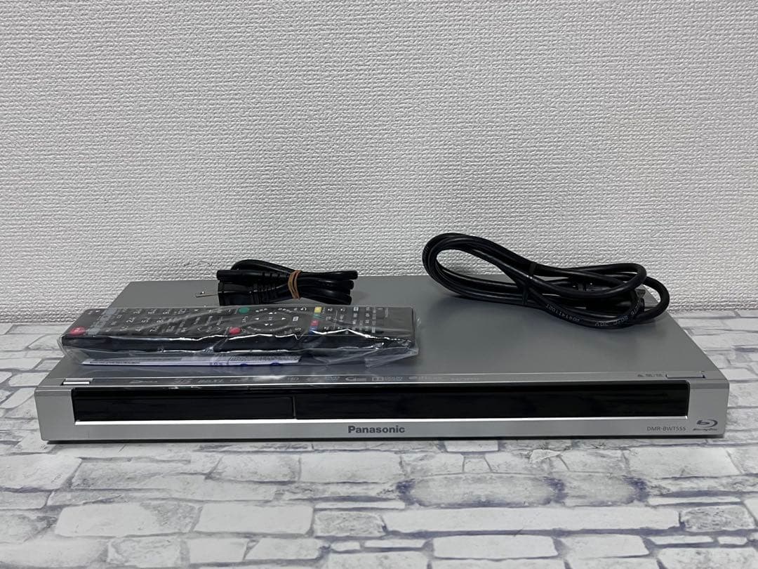 新品リモコン付　2番組録画　パナソニック　BDレコーダー　DMR-BWT555