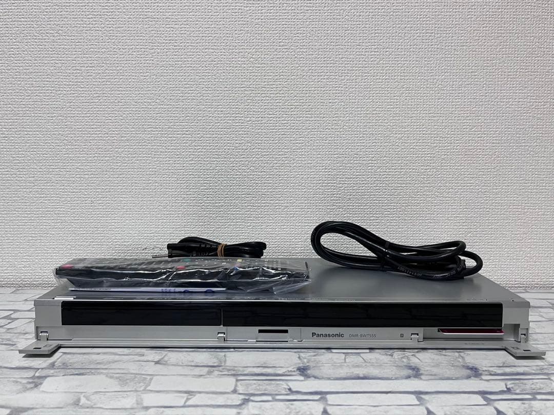 新品リモコン付　2番組録画　パナソニック　BDレコーダー　DMR-BWT555