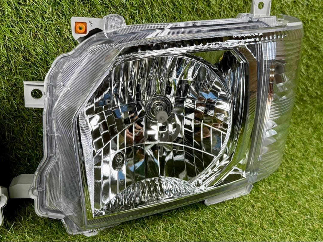 【M】 純正 ハイエース 標準・ナロー 4〜8型 ヘッドライト 左右セット