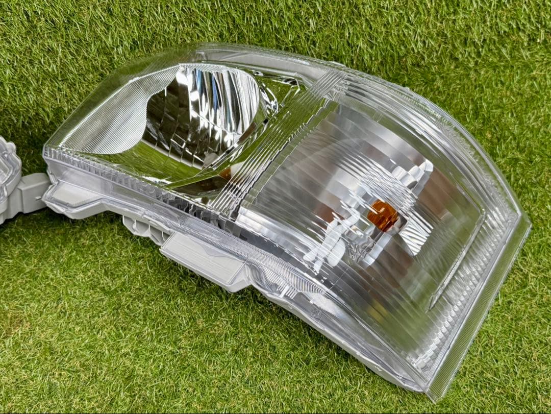 【M】 純正 ハイエース 標準・ナロー 4〜8型 ヘッドライト 左右セット