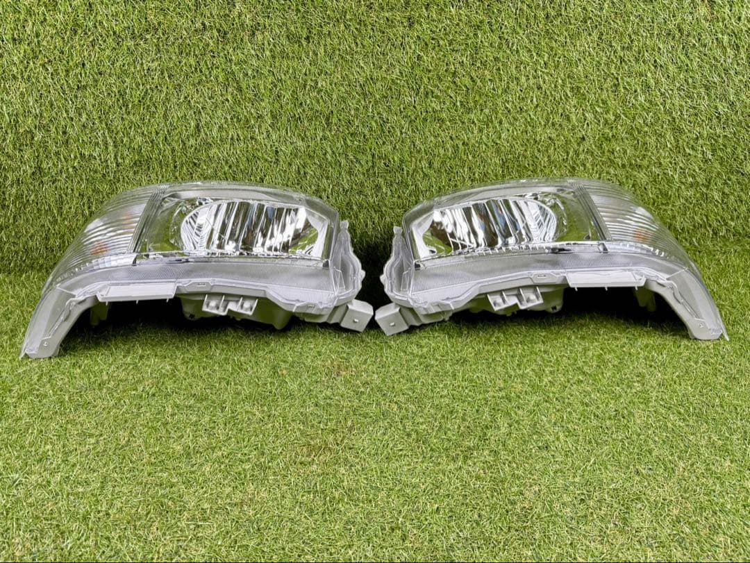 【M】 純正 ハイエース 標準・ナロー 4〜8型 ヘッドライト 左右セット