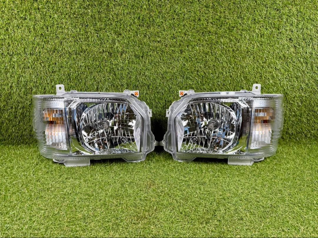 【M】 純正 ハイエース 標準・ナロー 4〜8型 ヘッドライト 左右セット