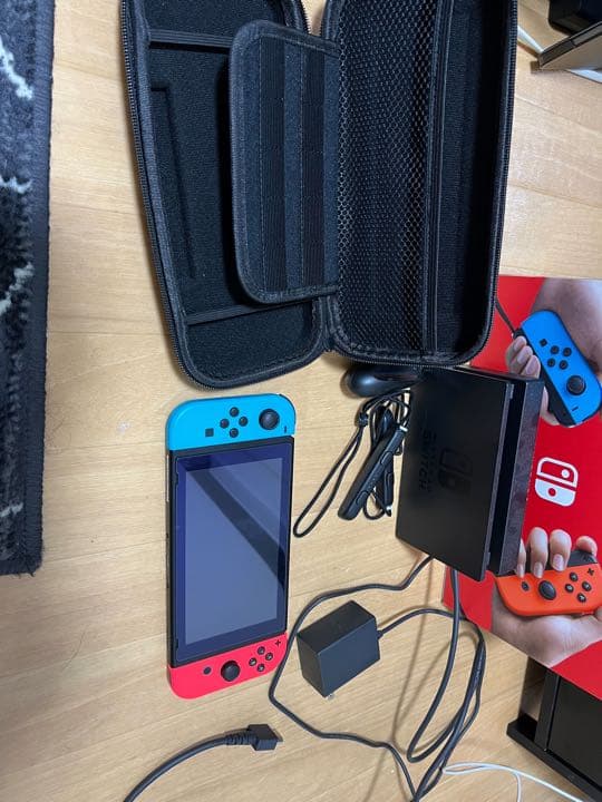 最新版Nintendo Switch+ケース付き