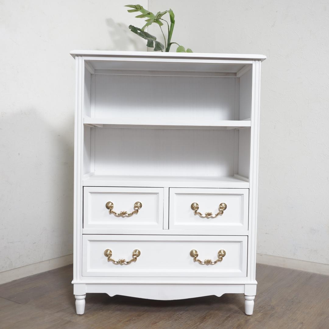 キャビネット　アンティーク金取っ手　収納　チェスト　棚あり