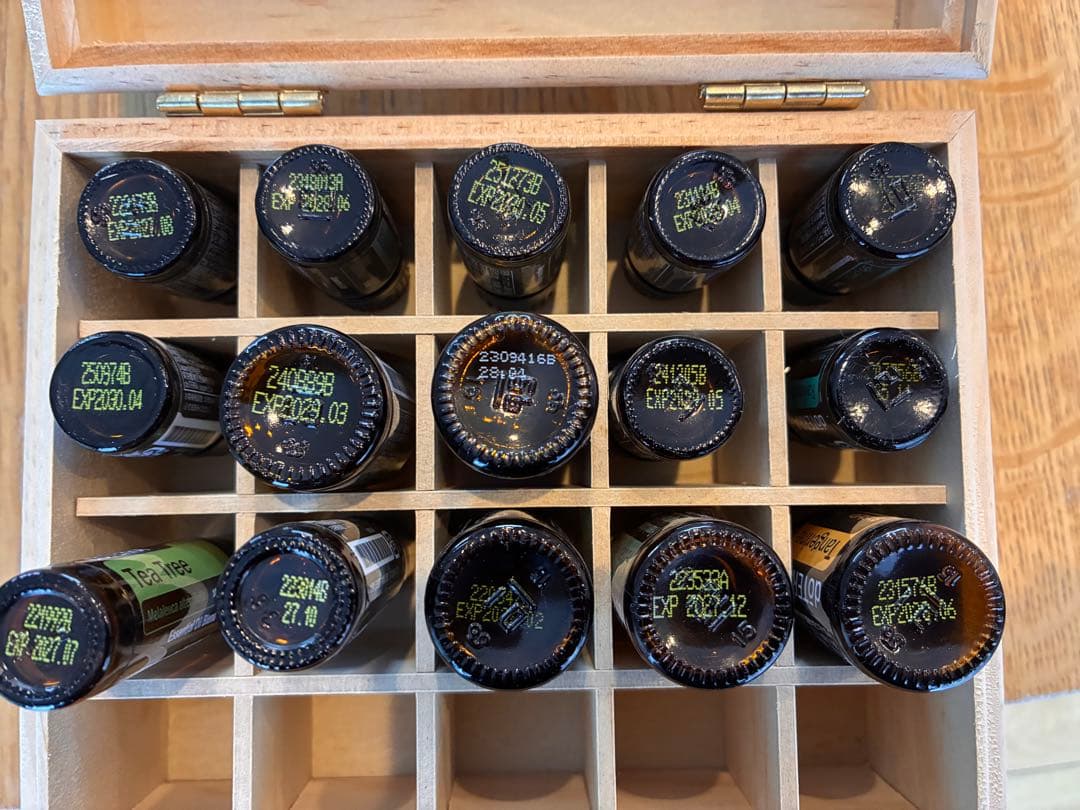 新品未開封doTERRA エッセンシャルオイル15本セット ウッドボックス付き