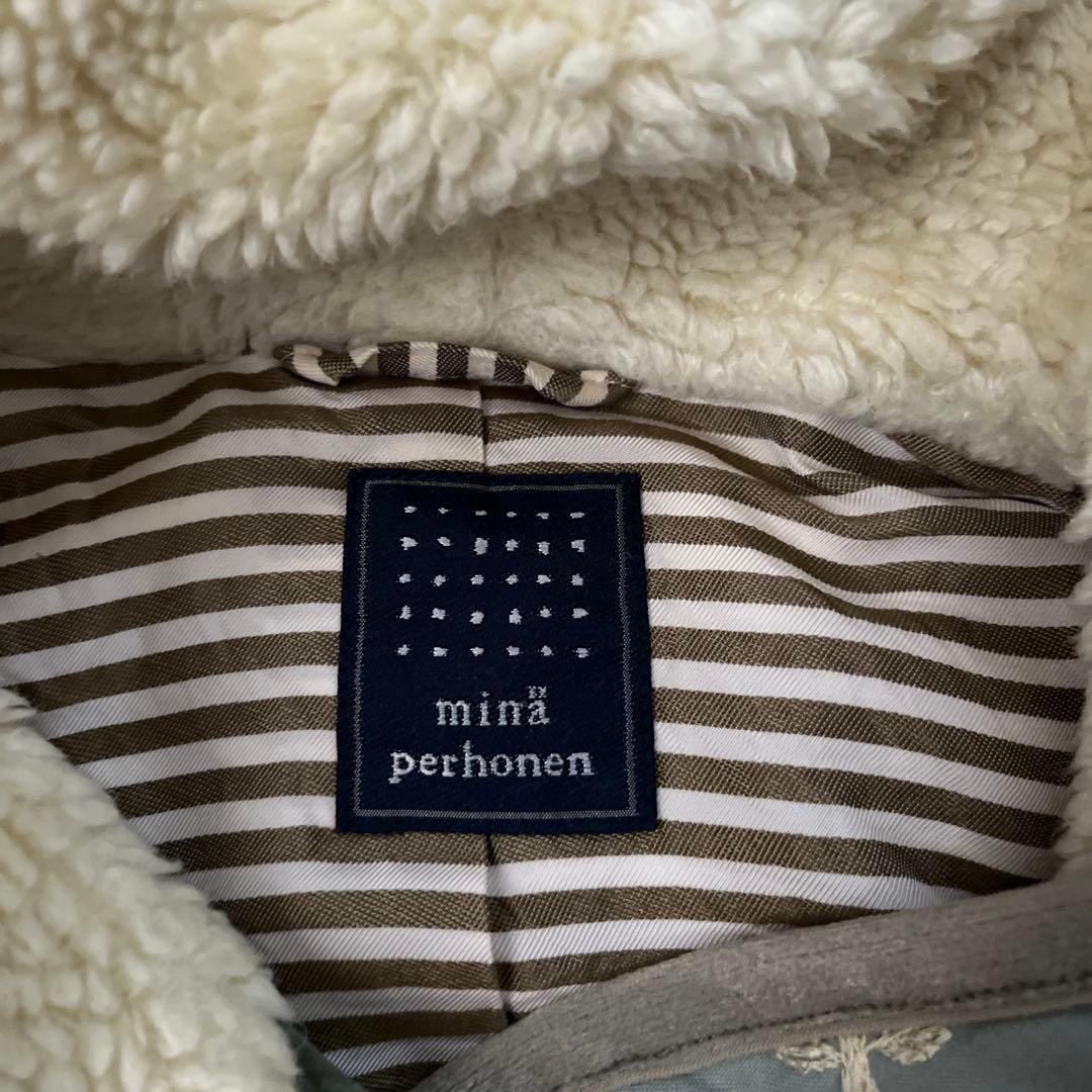 花柄刺繍フード付きダウンベスト