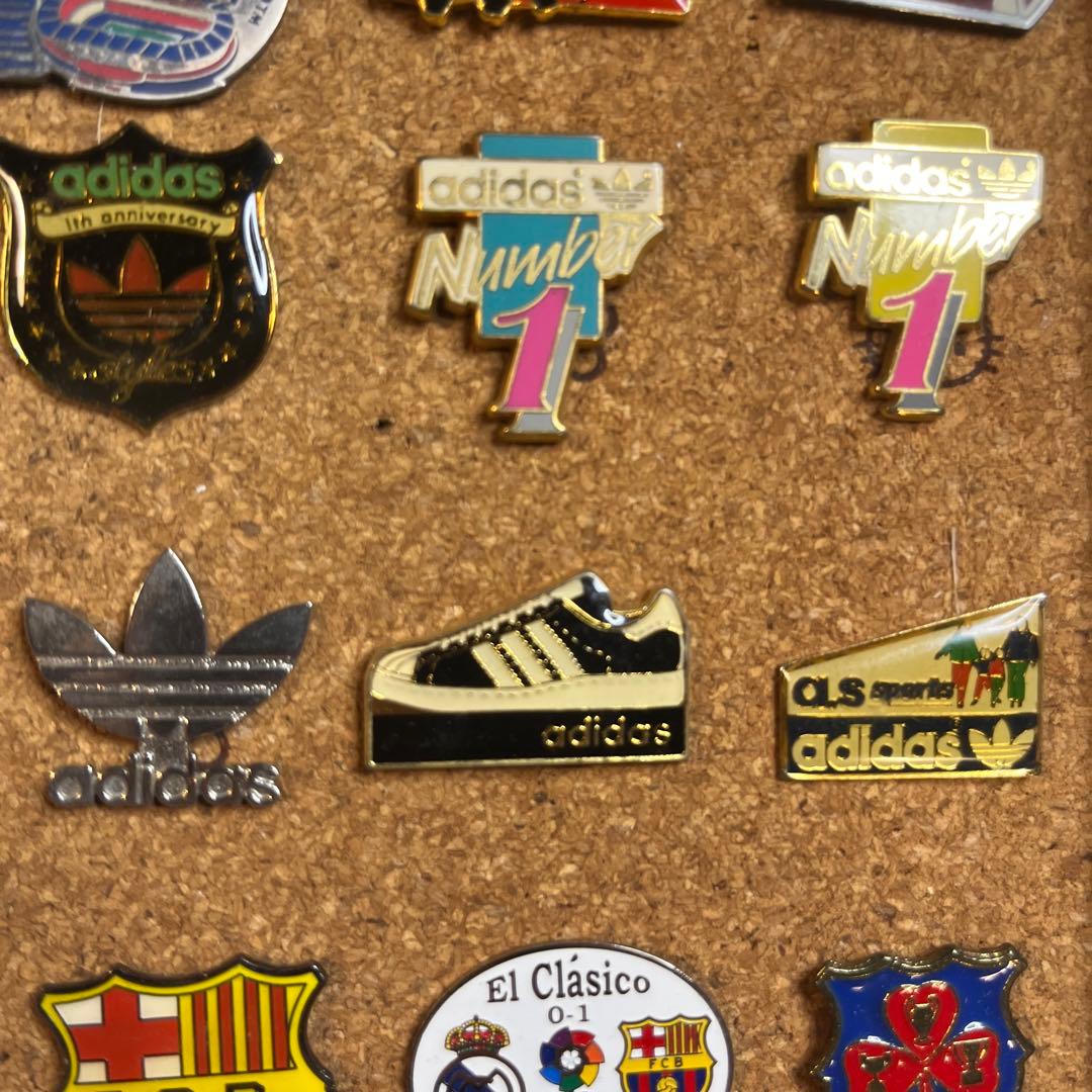old adidas  ヴィンテージ　ピンバッジ  35個セット