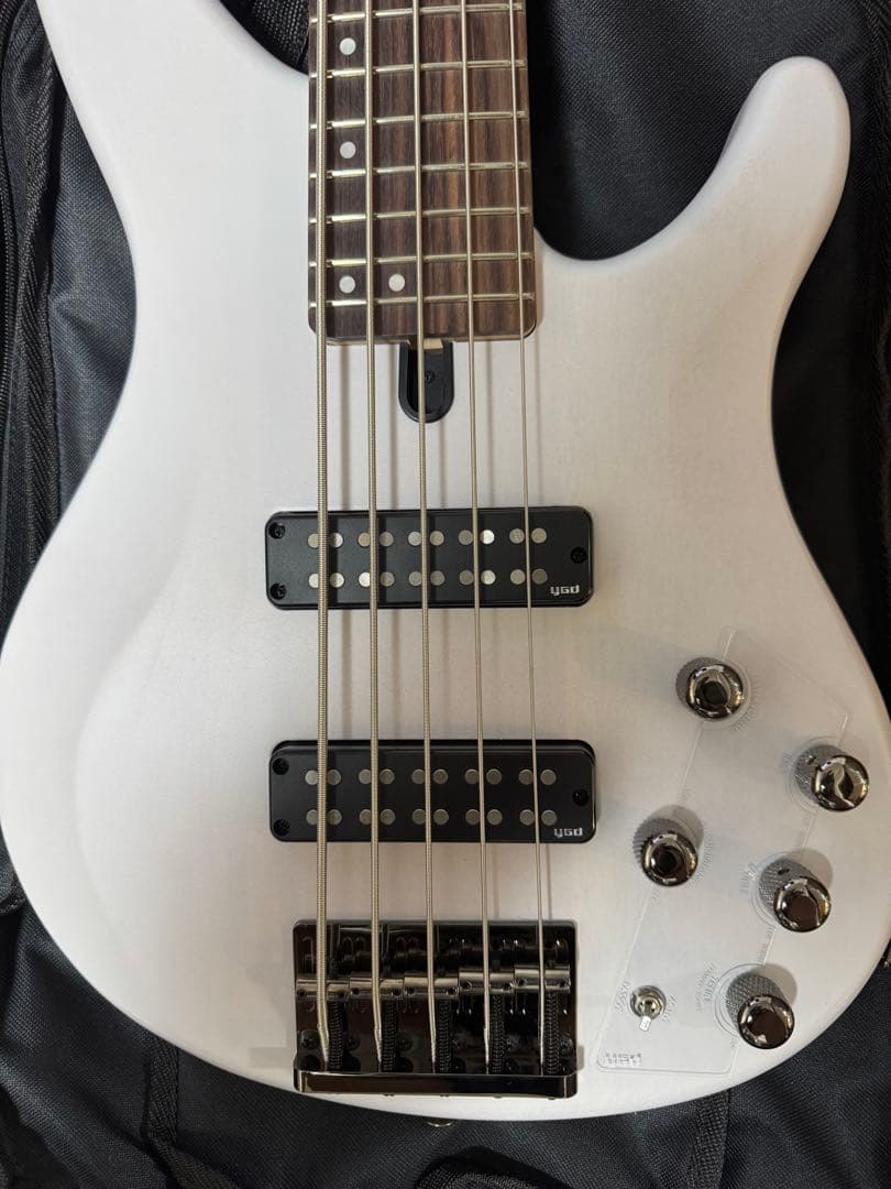Yamaha エレキベース ホワイト 5弦 trbx505