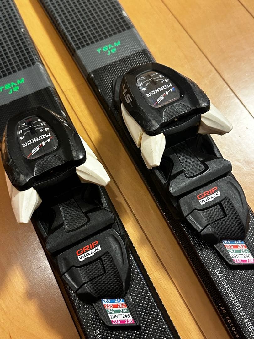 ハナ⭐︎ハナNordica スキー板 130cm のみ