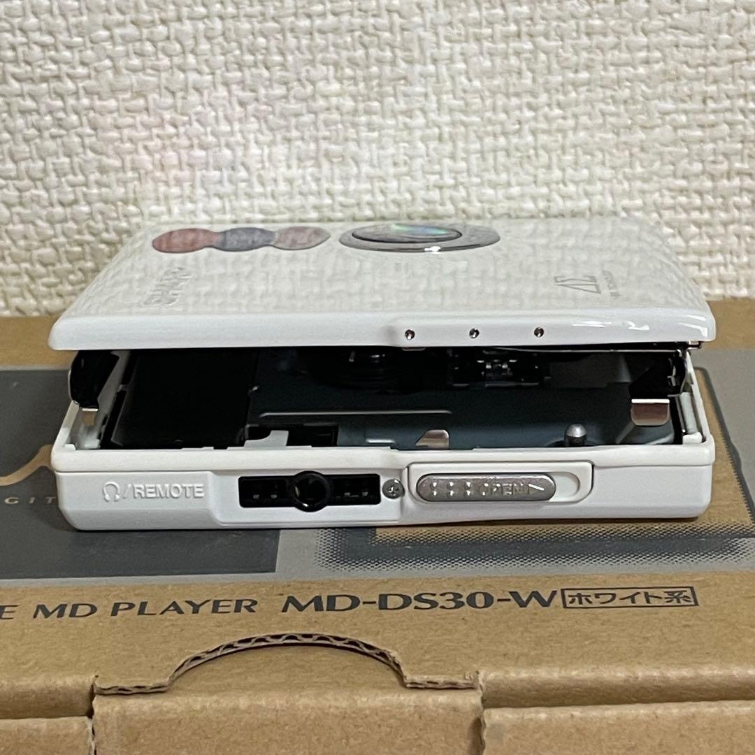 【新品 未使用品】SHARP ポータブルMDプレーヤー MD-DS30-W