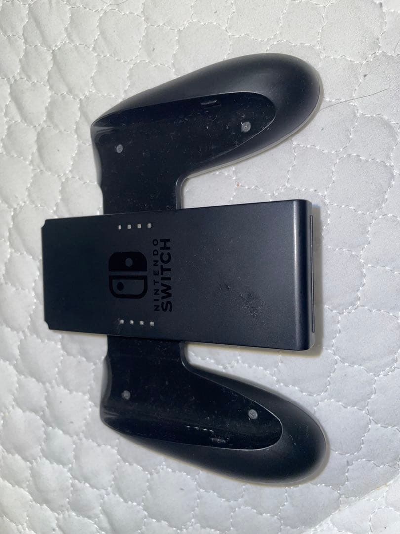 ユ*す様 Nintendo Switch 本体 赤/青 Joy-Con付き美品