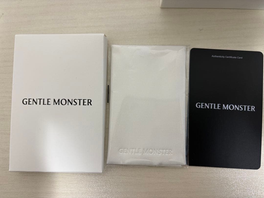 【おまけ付き】GENTLE MONSTER ブラック サングラス