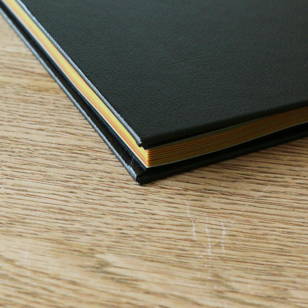 アート・デザイン・音楽 Erwin Wurm: One Minute Sculptures