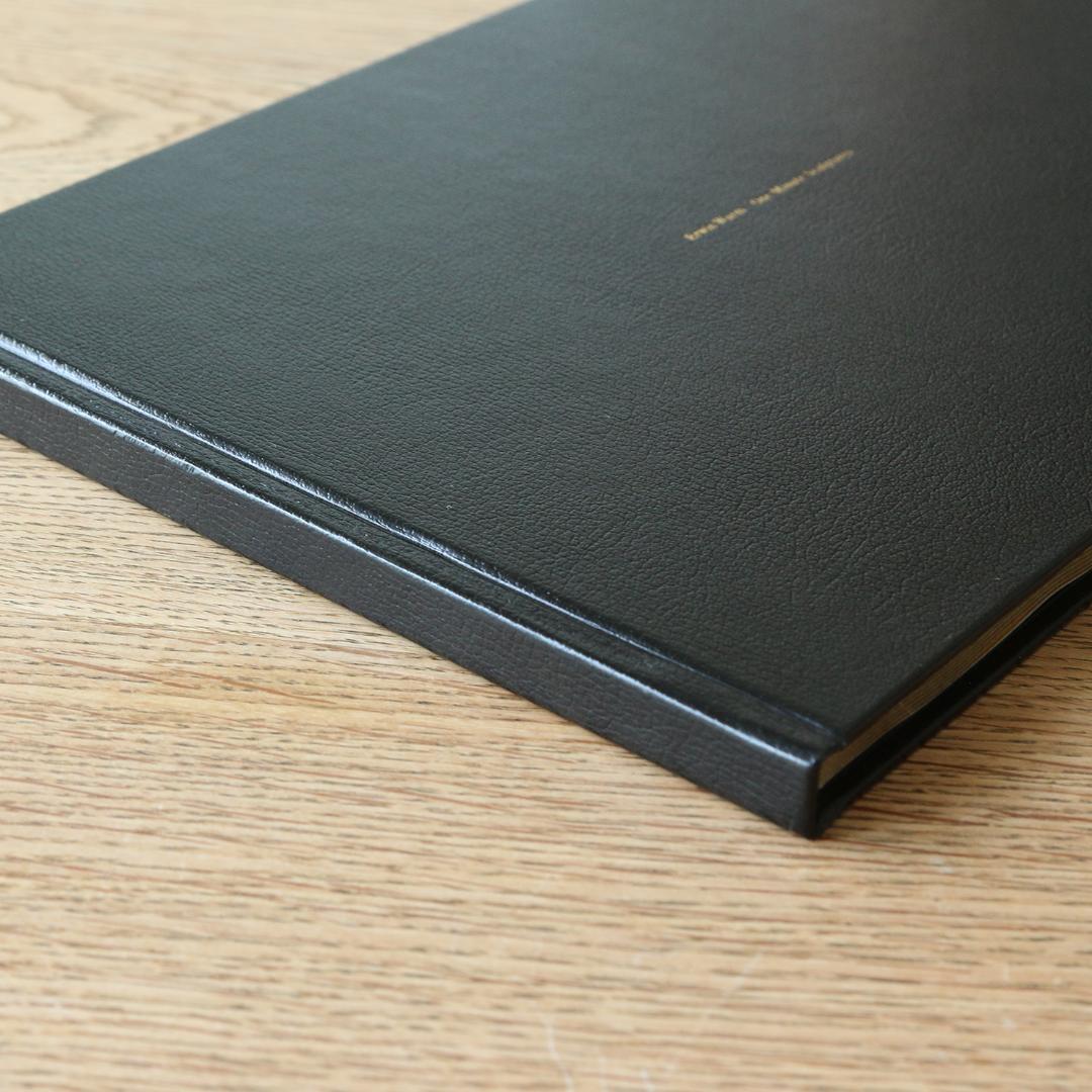 アート・デザイン・音楽 Erwin Wurm: One Minute Sculptures