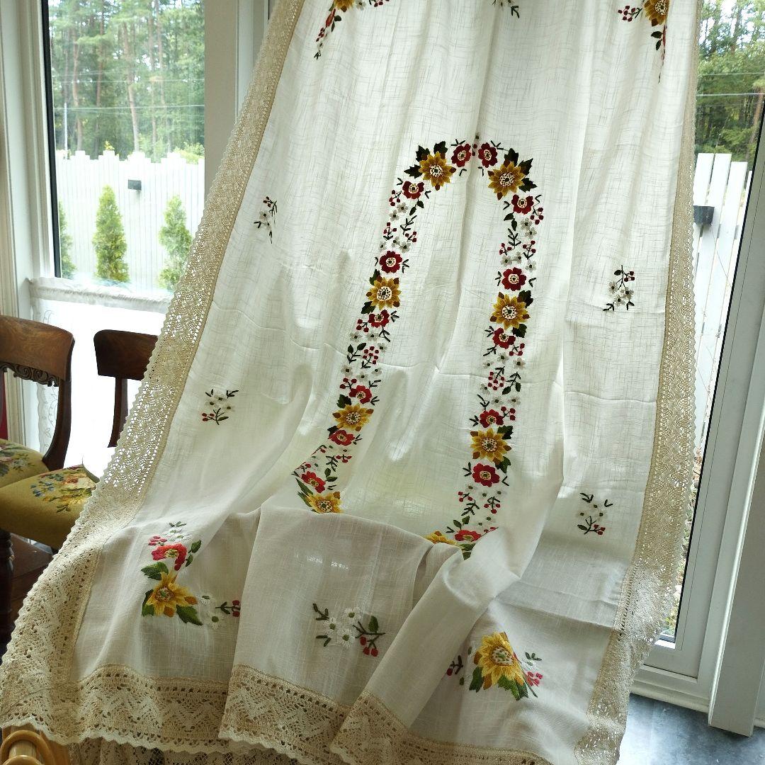 ひまわり　カロチャ手刺繍　混紡リネン　大判　テーブルクロス　145×215