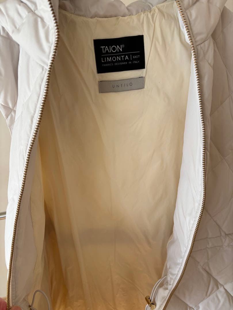 UNFILO/TAIONコラボ　フード付き ロング丈 キルティングベスト