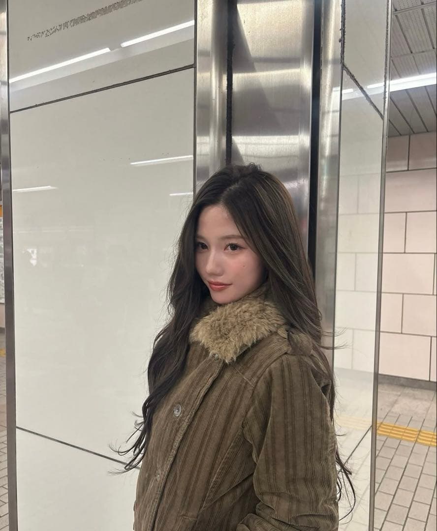 オリーブグリーン ファー付きコーデュロイジャケット