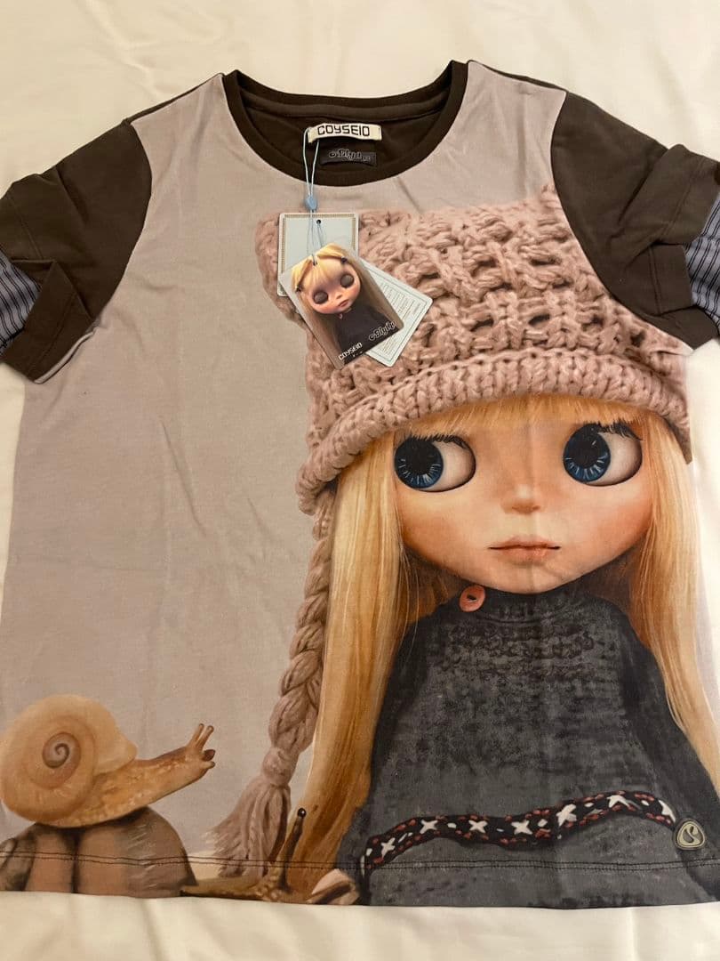 Coyseio ドールプリント 長袖Tシャツ