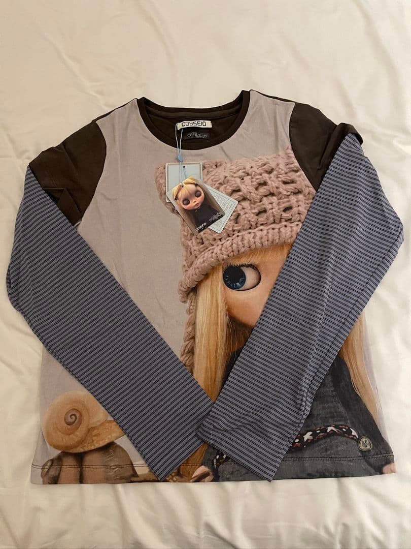 Coyseio ドールプリント 長袖Tシャツ