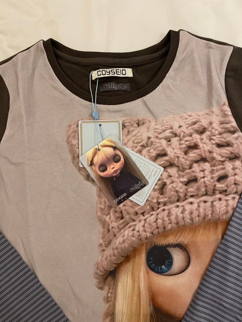 Coyseio ドールプリント 長袖Tシャツ