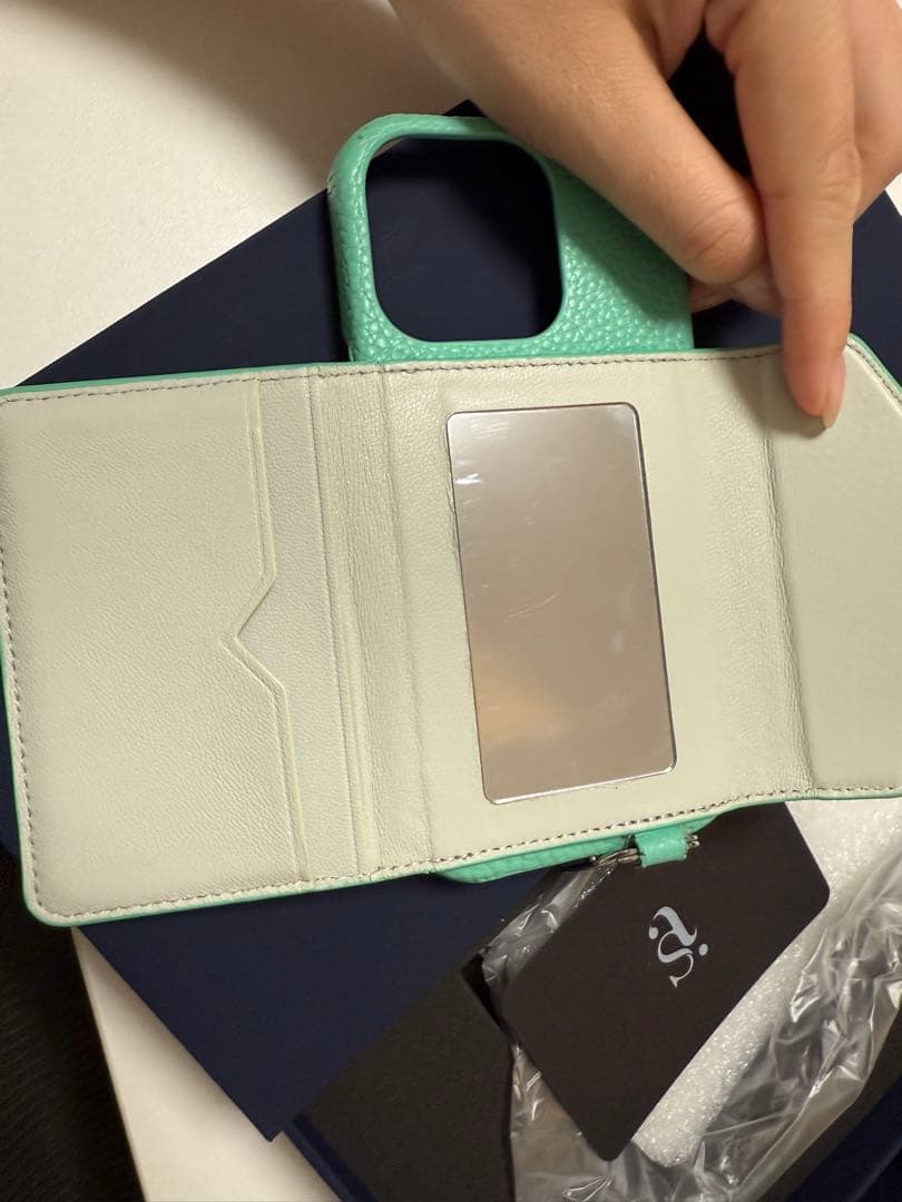 鈴木亜美プロデュース　iphoneケース　16pro