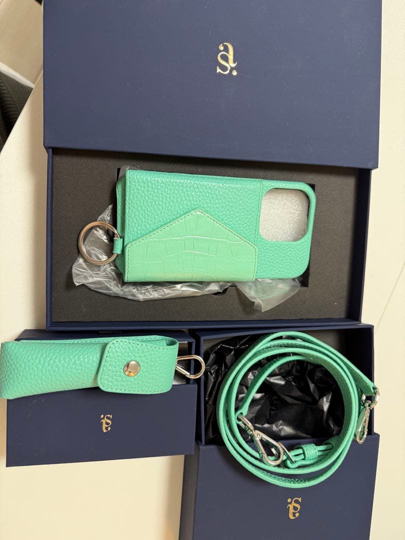 鈴木亜美プロデュース　iphoneケース　16pro