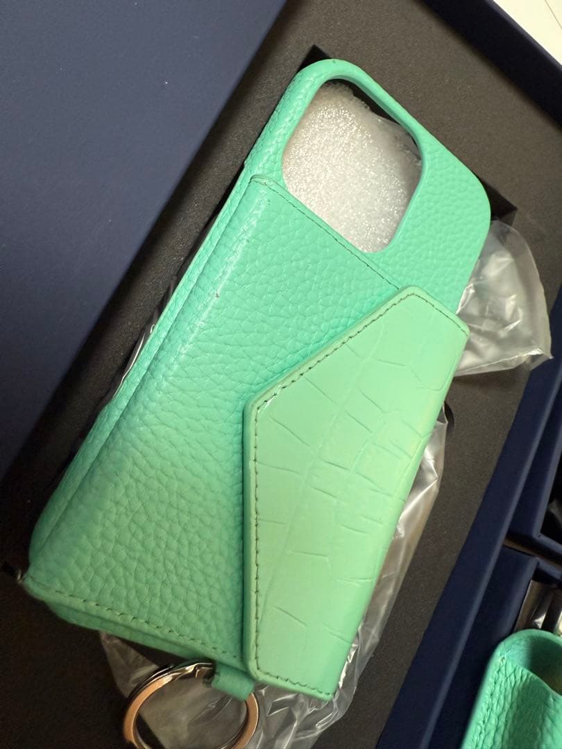 鈴木亜美プロデュース　iphoneケース　16pro