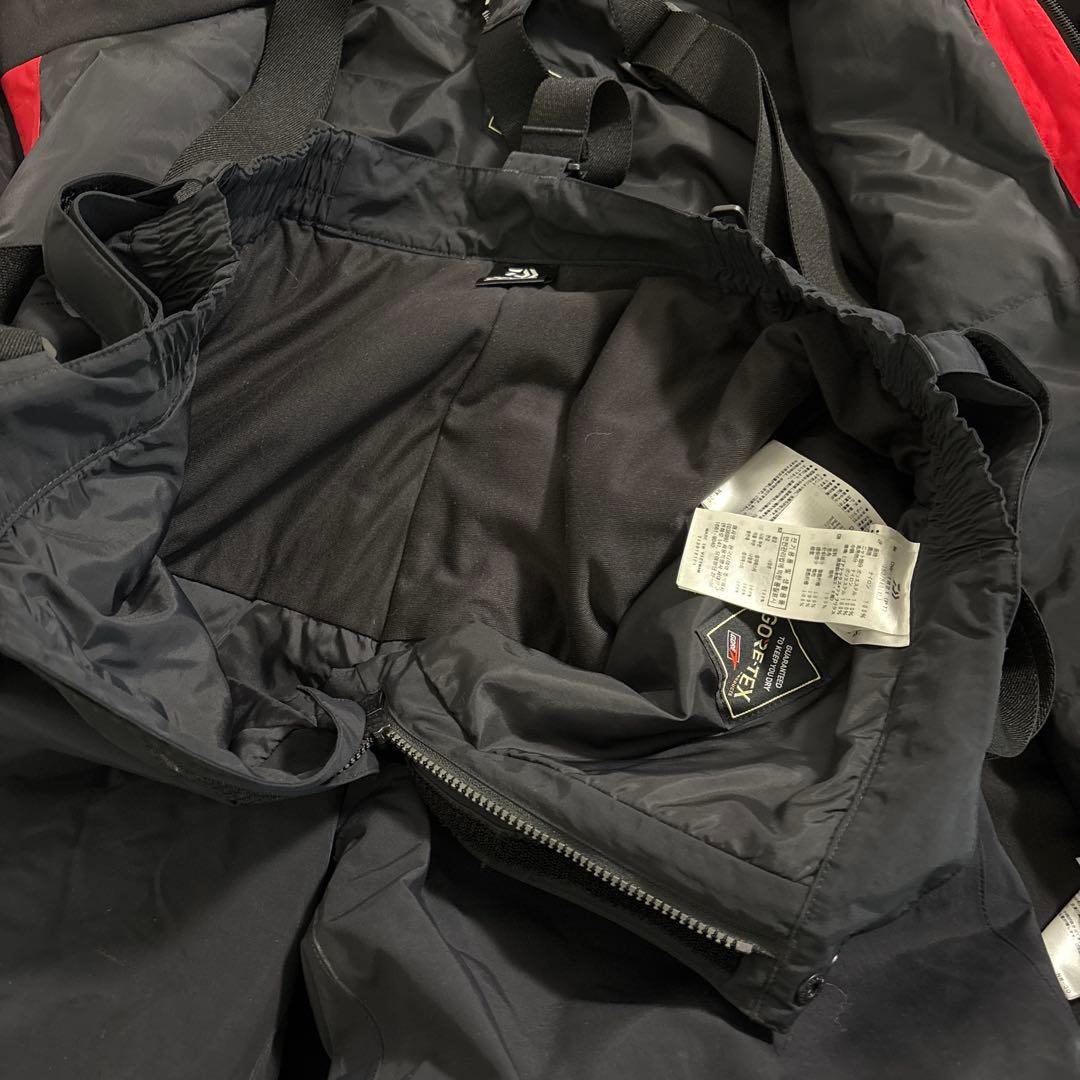 ダイワ　ゴアテックス　プロダクト　コンビアップ　ウィンタースーツ　XLサイズ　赤