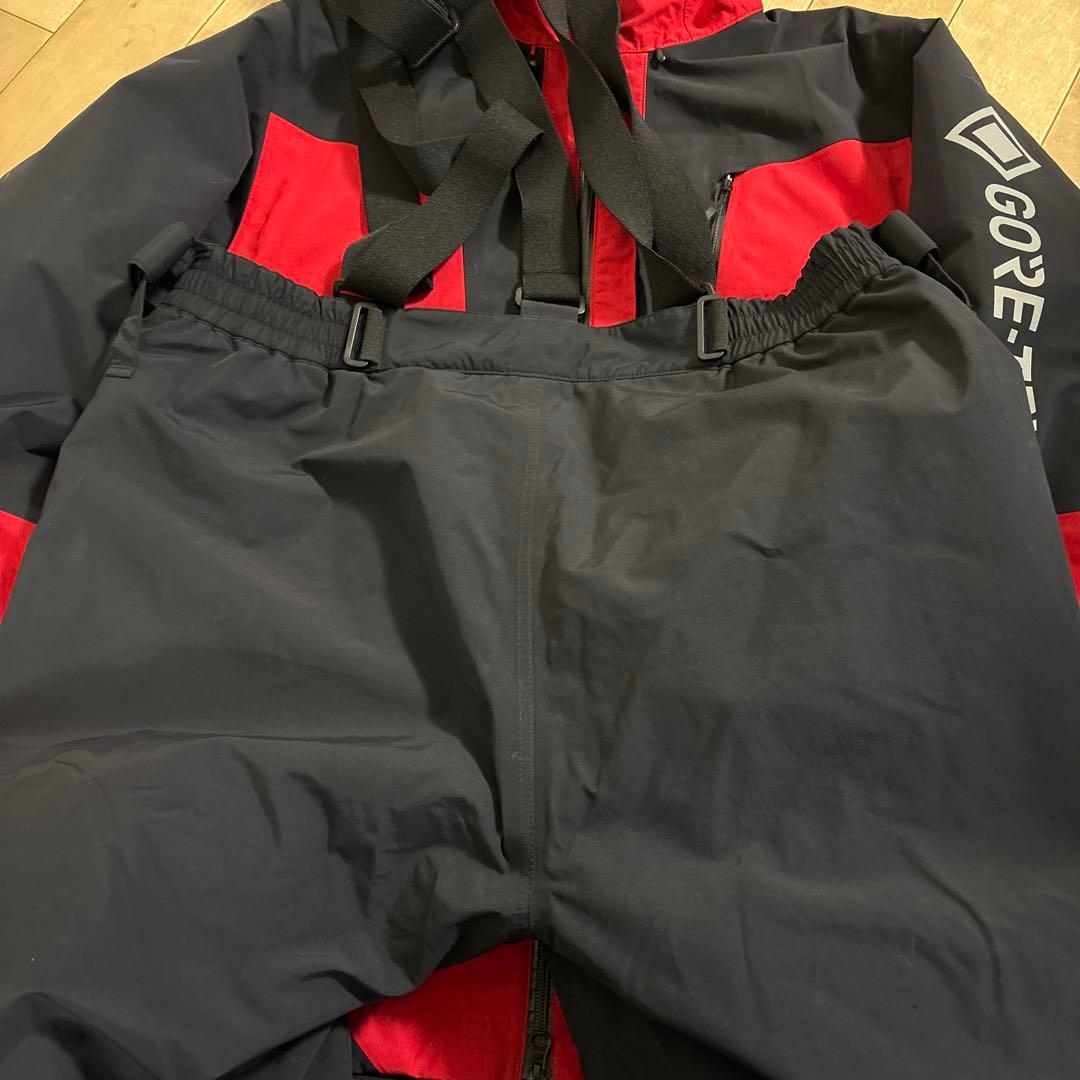 ダイワ　ゴアテックス　プロダクト　コンビアップ　ウィンタースーツ　XLサイズ　赤