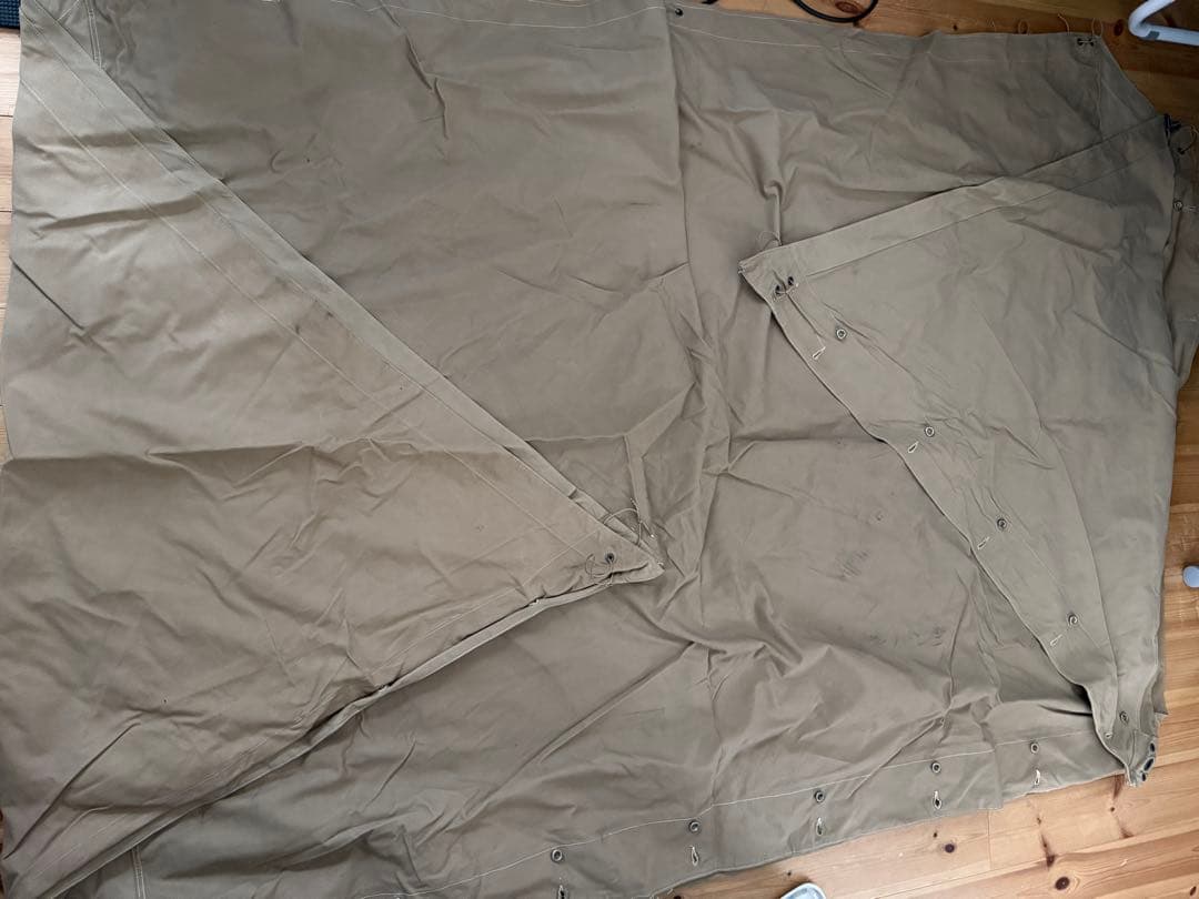 [週末限定値下げ］フランス軍幕　パップテント　木製ポール、ペグ付き