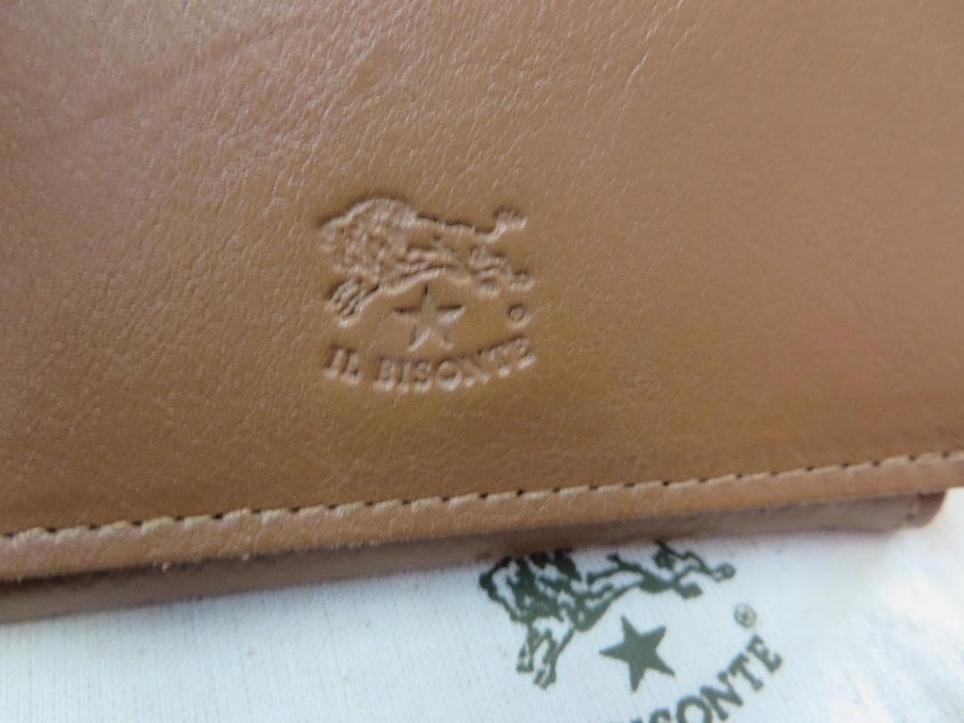 新作IL BISONTEイルビゾンテ スクエア二つ折り財布　未使用同様