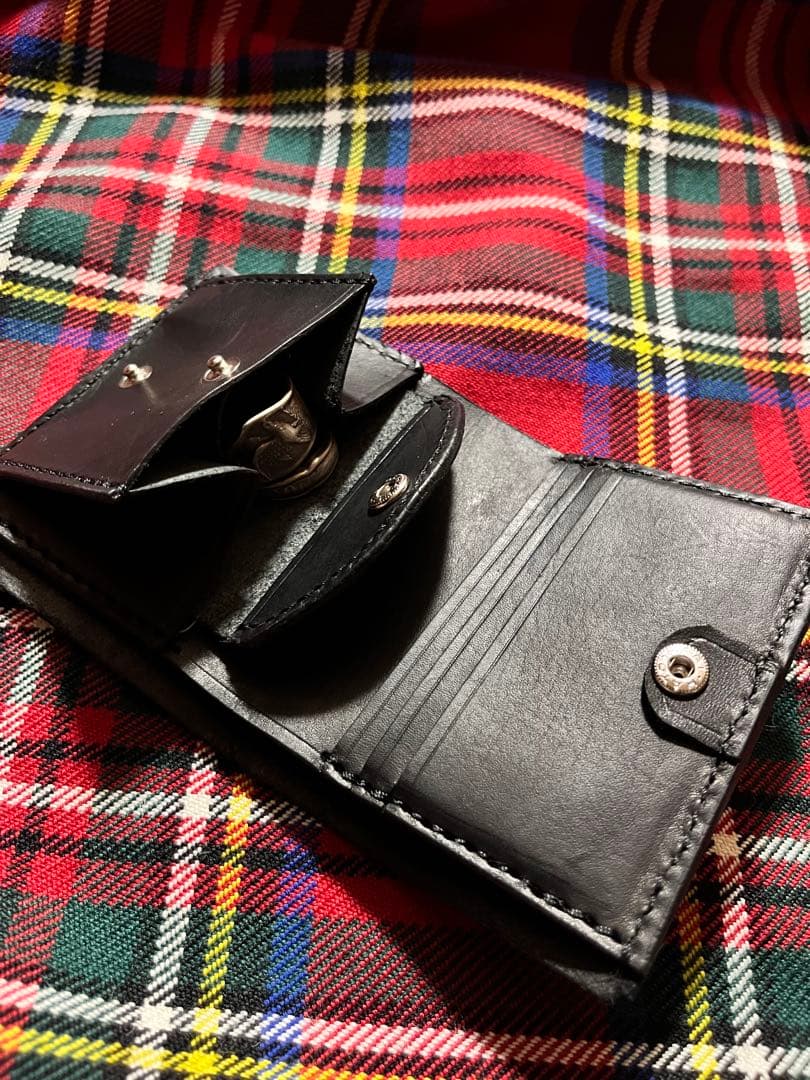 コンパクトウォレット キャットアイ スタッズ レザー