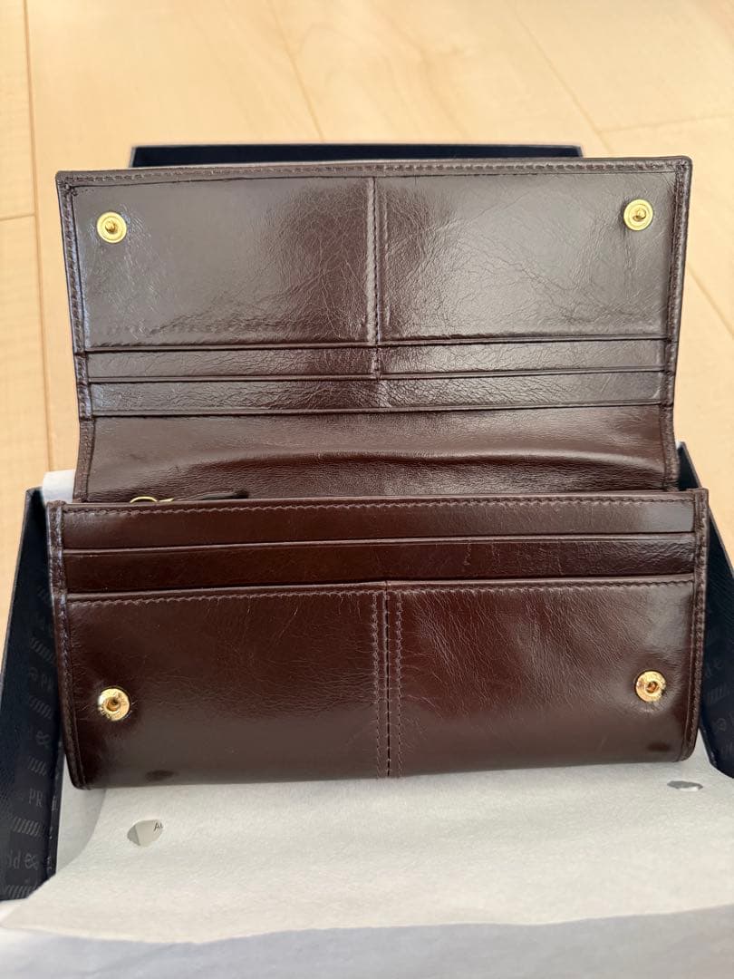 にゅんさん⭐︎PRADA ソフトルックスレザー 長財布　ダークブラウン