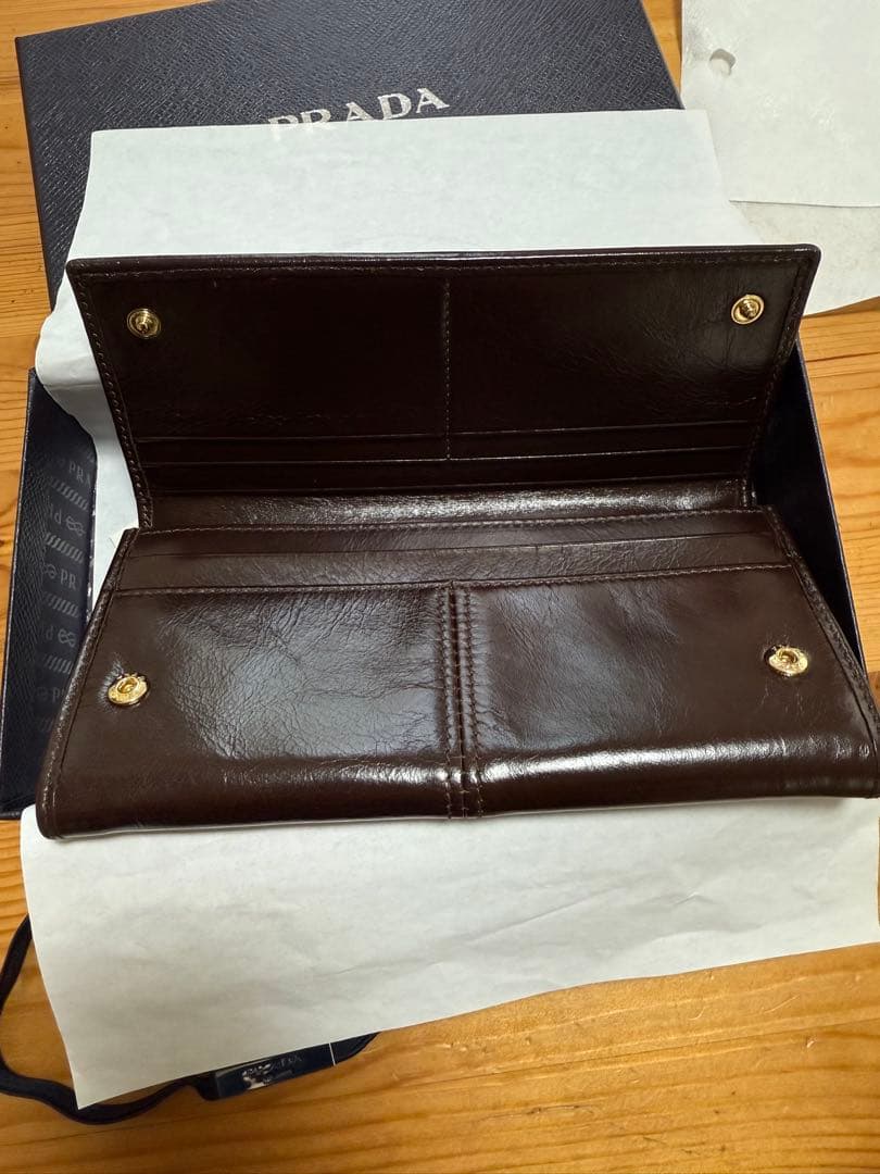 にゅんさん⭐︎PRADA ソフトルックスレザー 長財布　ダークブラウン