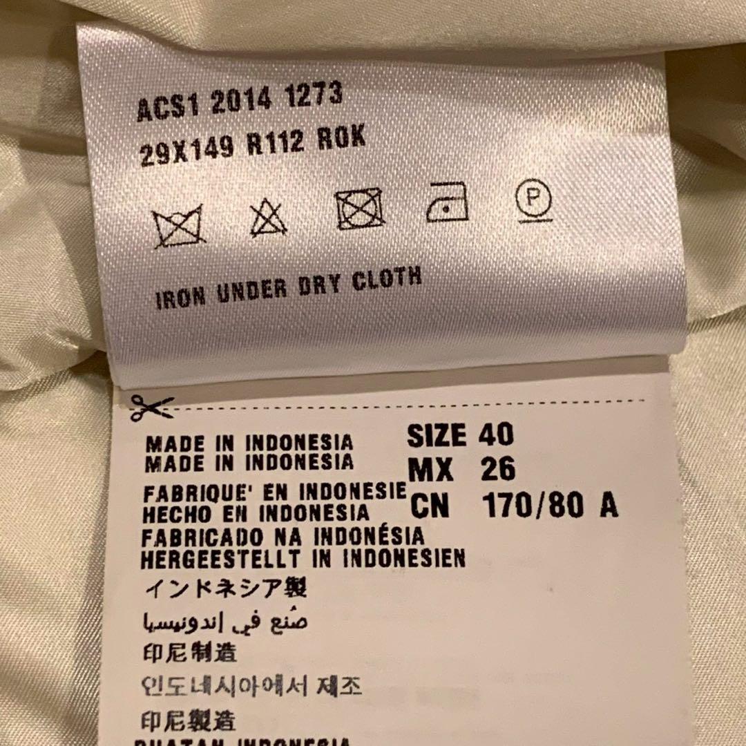 美品 プラダ ダウンベスト 三角ロゴ サフィアーノ トライアングル 40 L 黒