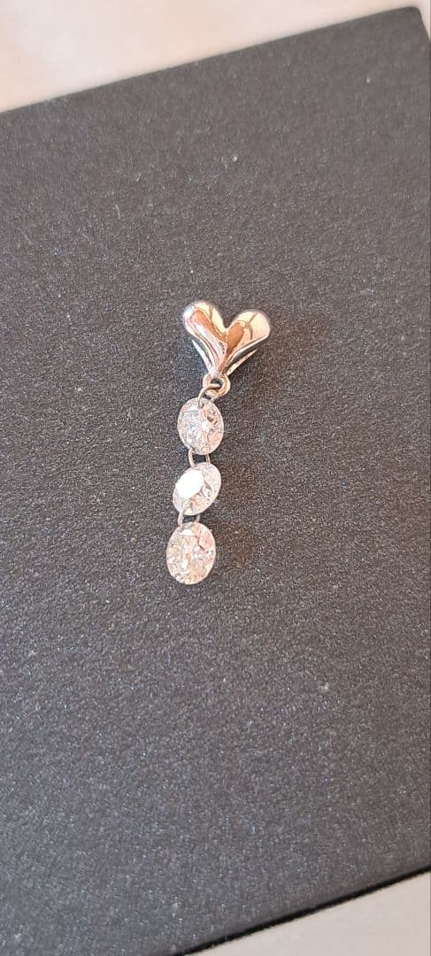 【美品】計0.50カラット　ダイヤペンダントトップ