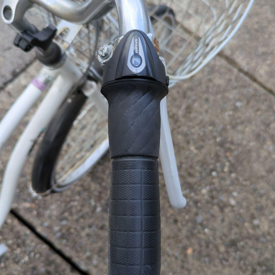 シティサイクル ホワイト 前カゴ・リアキャリア付き