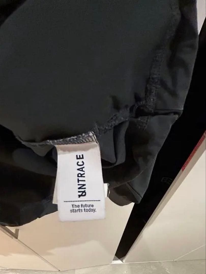 ち*ゅ様 【希少美品】UNTRACE BASIC BOX STRETCH SMO