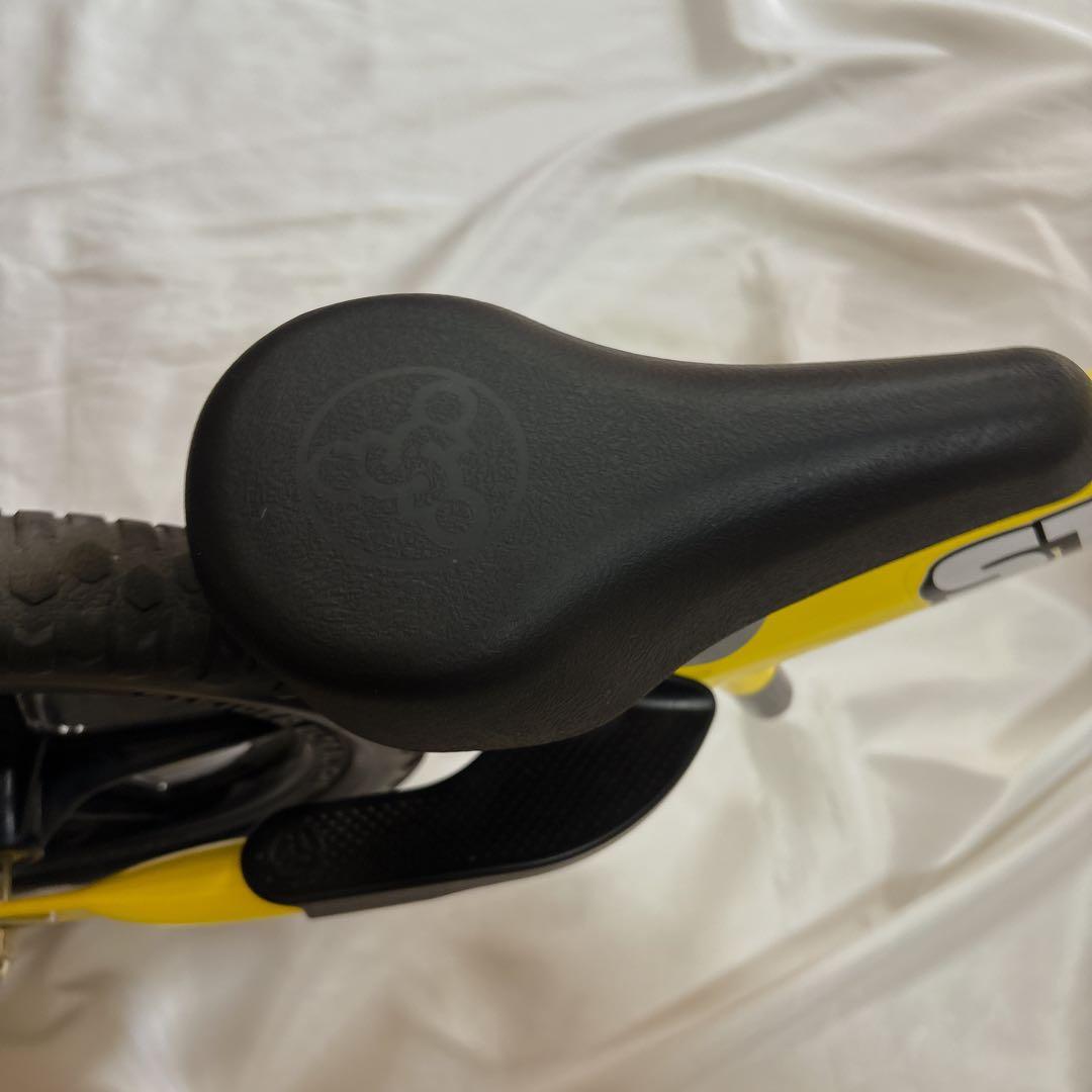 【送料込み】ストライダー 12インチ スポーツモデル　黄