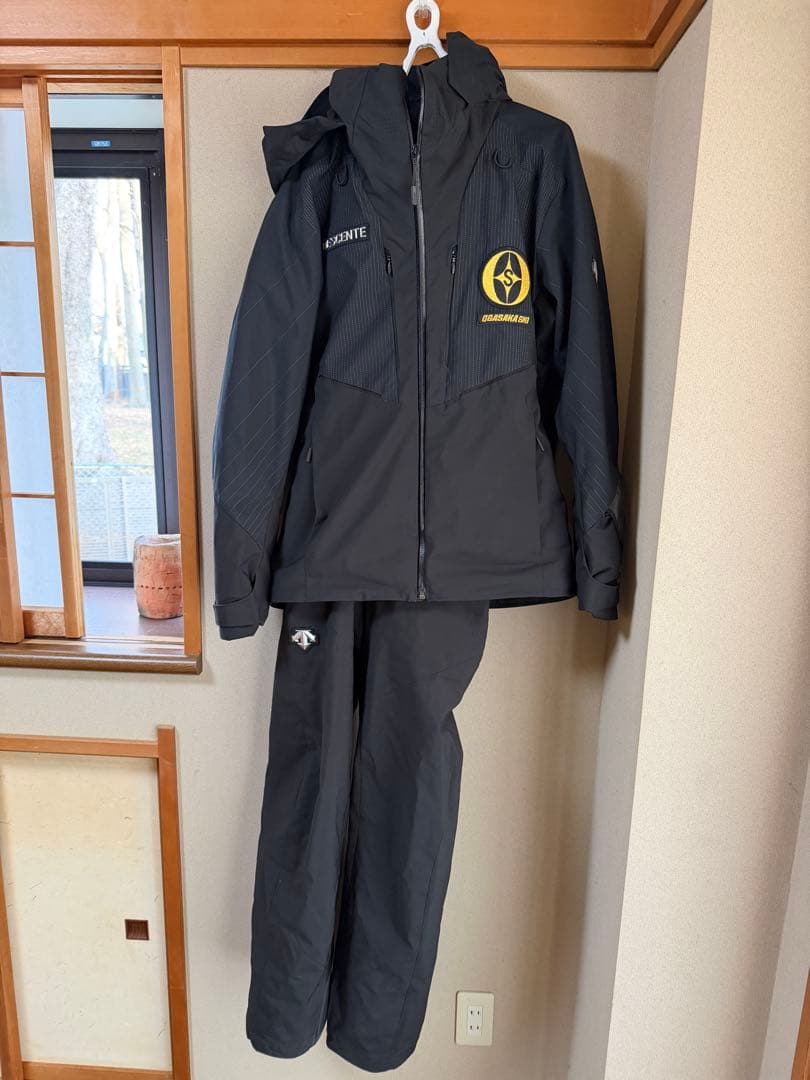 オガサカ　DESCENTE スキーウェア ブラック
