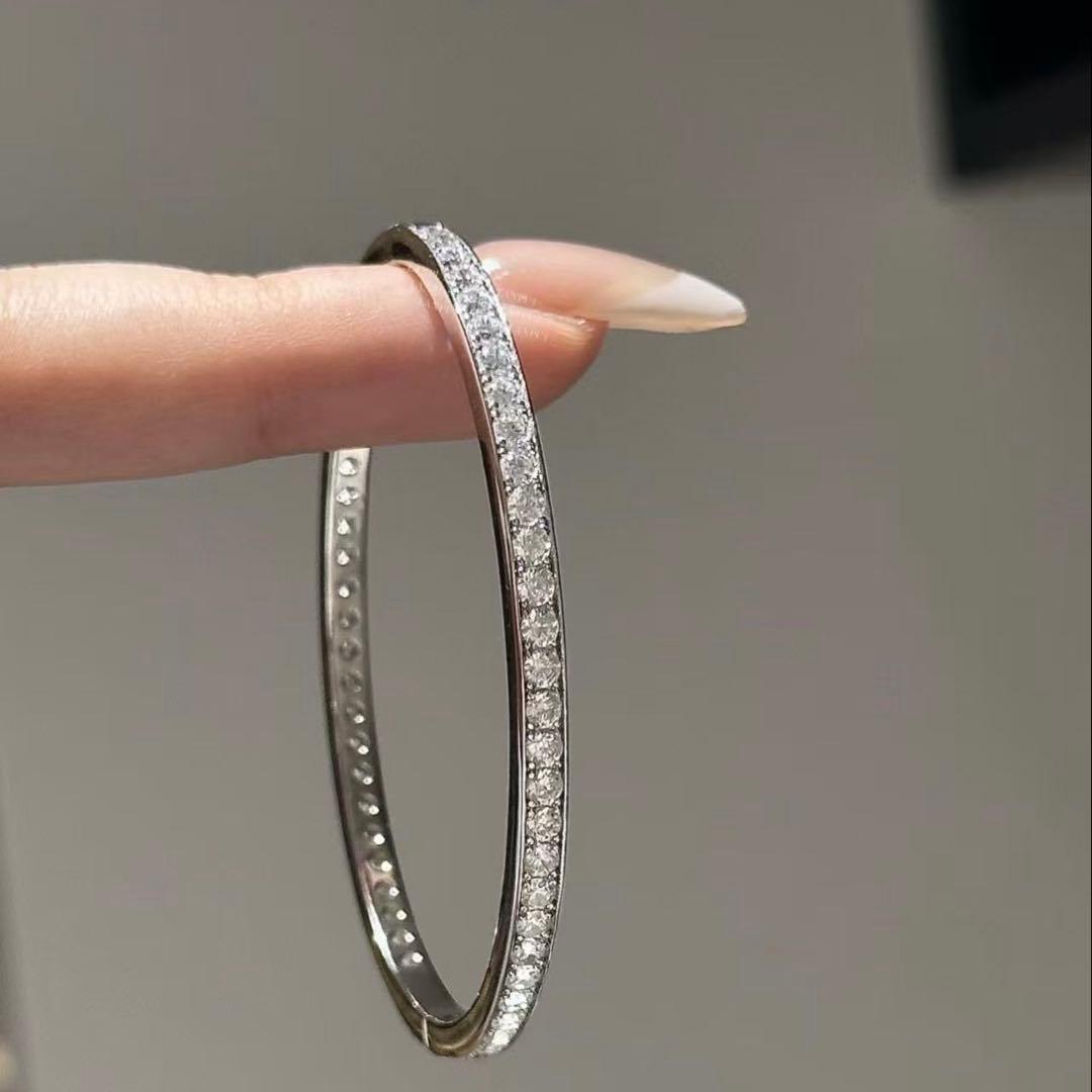 最高級　モアサナイトダイヤ　バングル