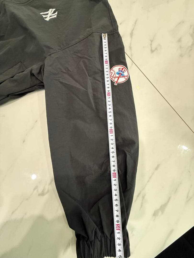 こ*ん様 New York Yankees フルジップジャケット 黒